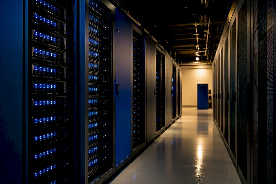 Server storage arrays handling historical data transfers