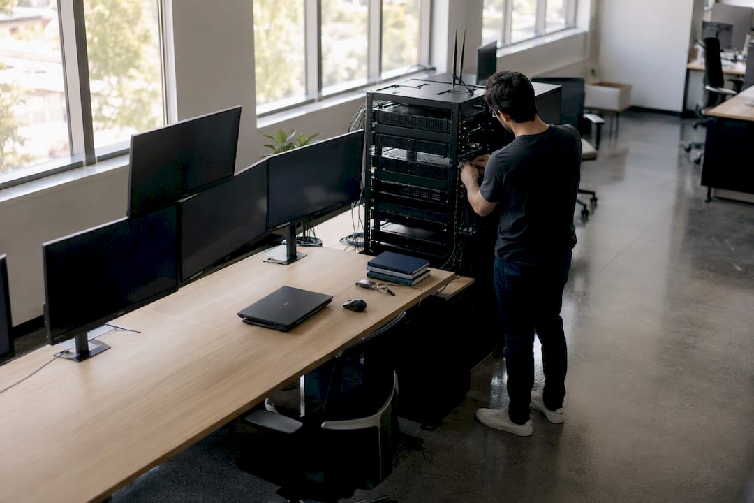 Hands disconnecting backtesting equipment cables